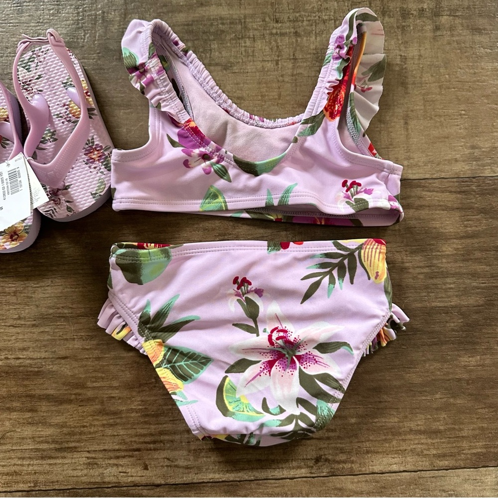 Old Navy tropical ruffle floral bikini with new matching flip flops - Picture 3 of 7